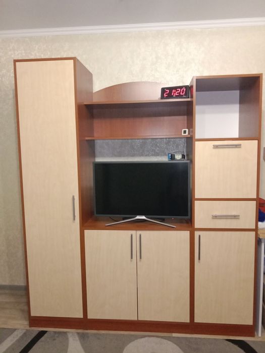 Стінка,вітальня,прихожа