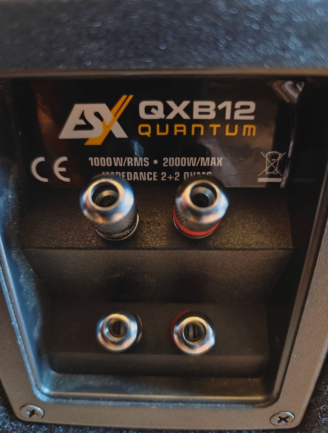 Subwoofer ESX Quantum QXB12 30 cm 2000W skrzynia skrzynka
