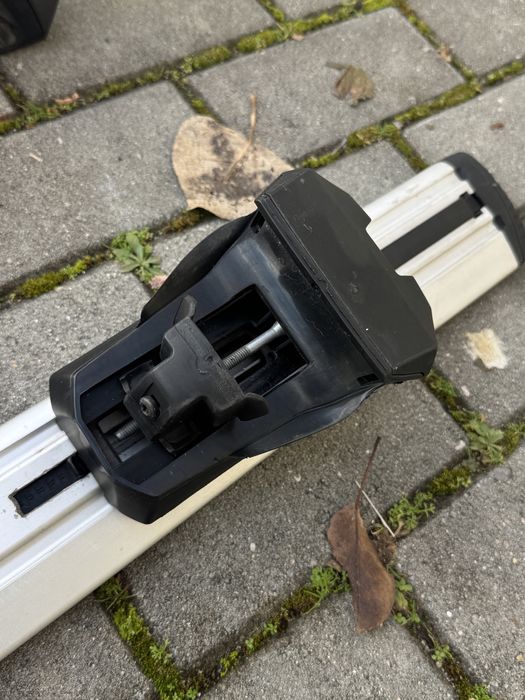 Thule WingBar Evo + Evo Raised Rail