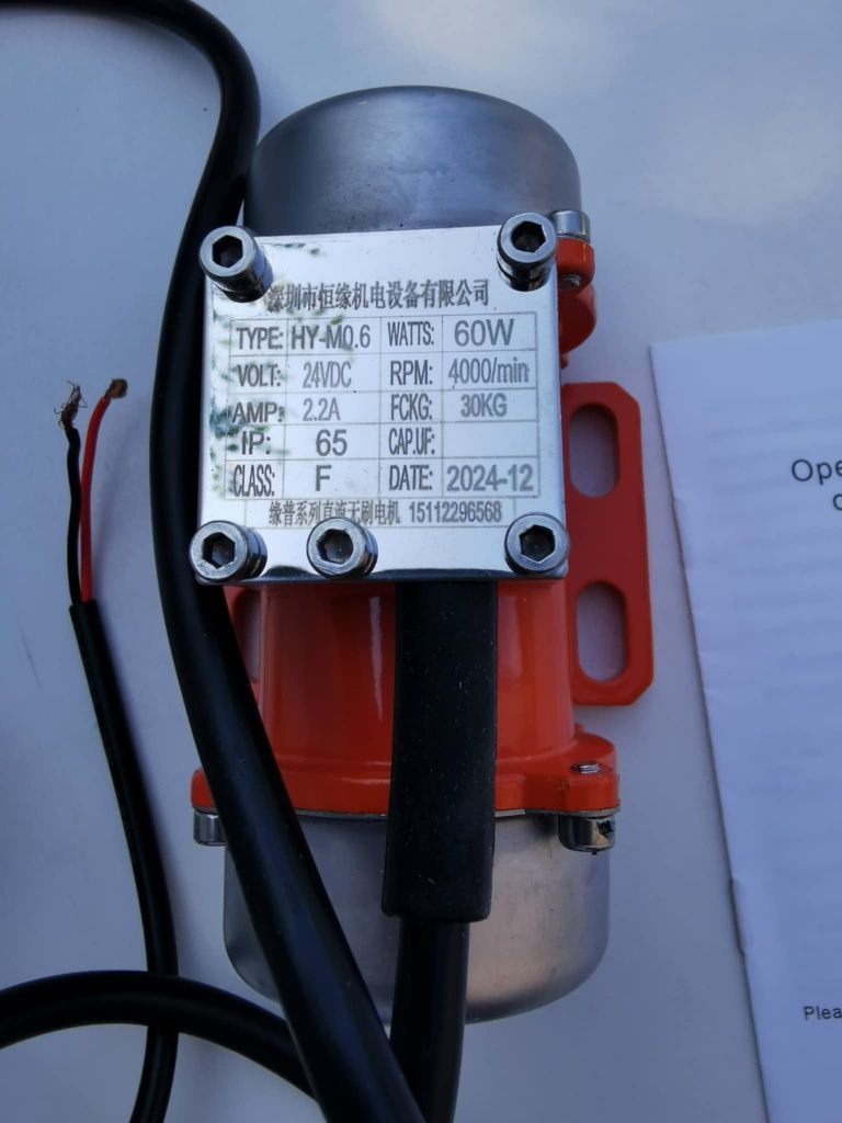 220 V, 60 W, przemysłowy silnik wibracyjny,  1-fazowy 3000 obr./min