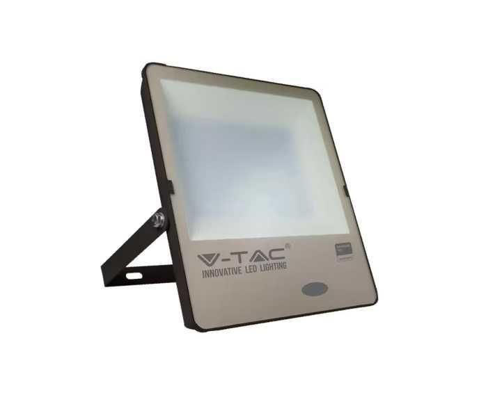 Okazja! Naświetlacz LED 200W - 20000lm  z czujnikiem zmierzchu