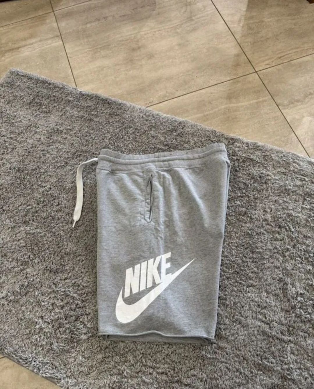 Шорты Nike шорти
