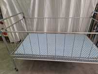 Cama de ferro com colchão- criança