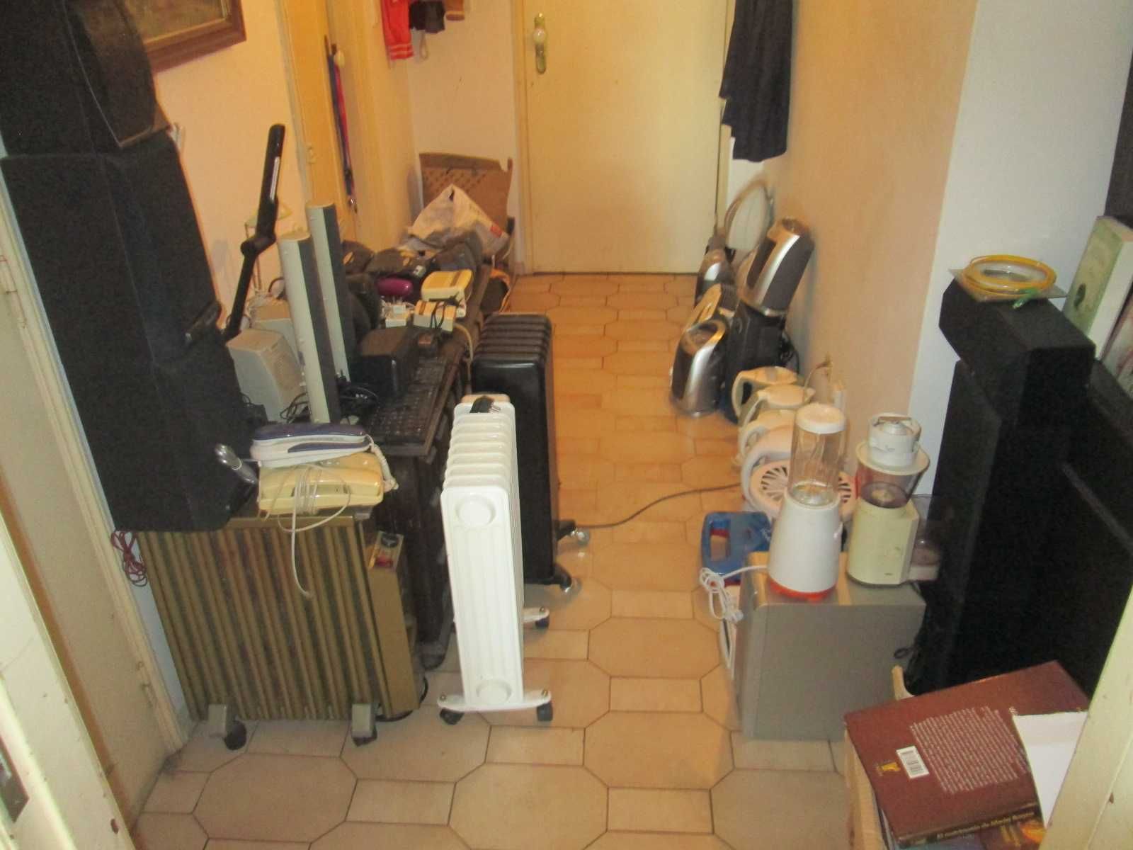 Grande quantidade de equipamentos