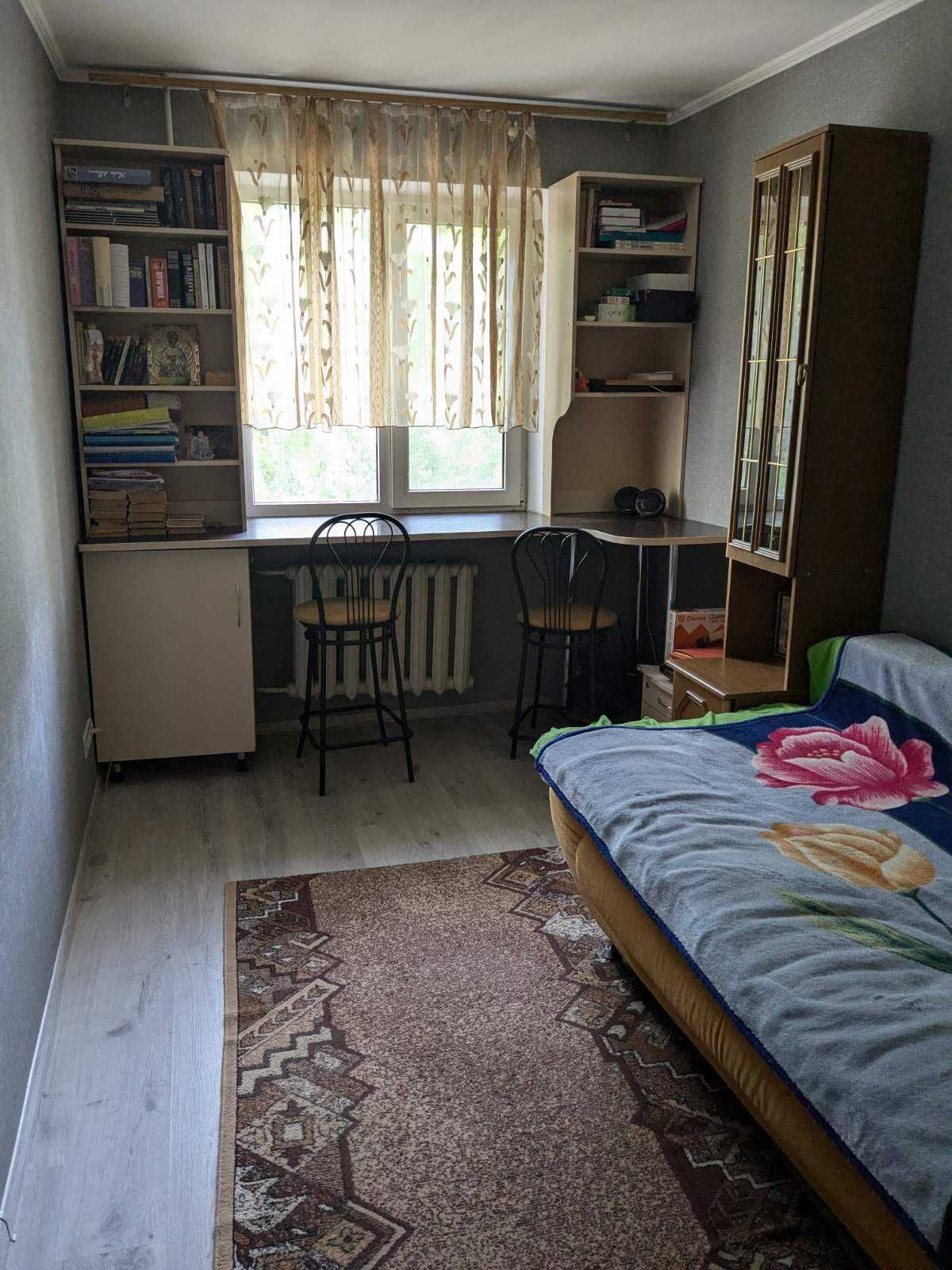 Продаю отличную  3 к\кв  3\5   с мебелью и техникой на ул. Южная