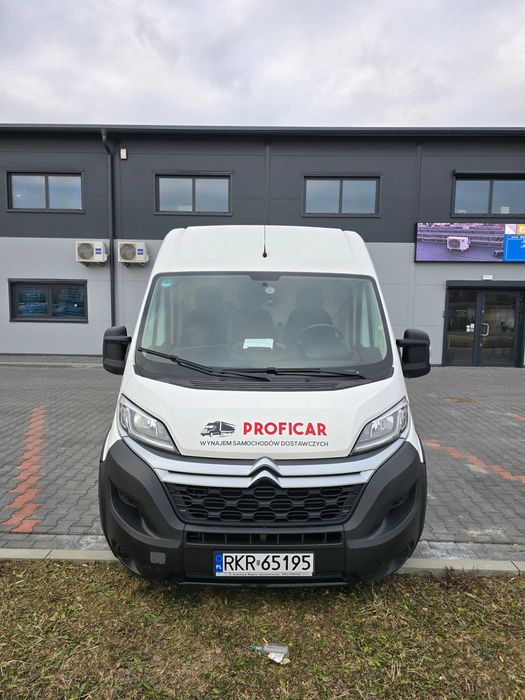 Wynajem busa dostawczego