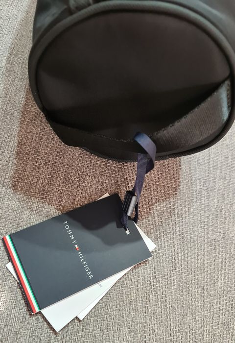 Kosmetyczka męska tommy hilfiger.