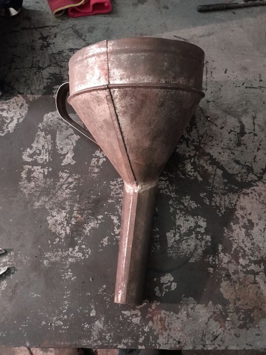 Lejek prl maluch trabant metalowy