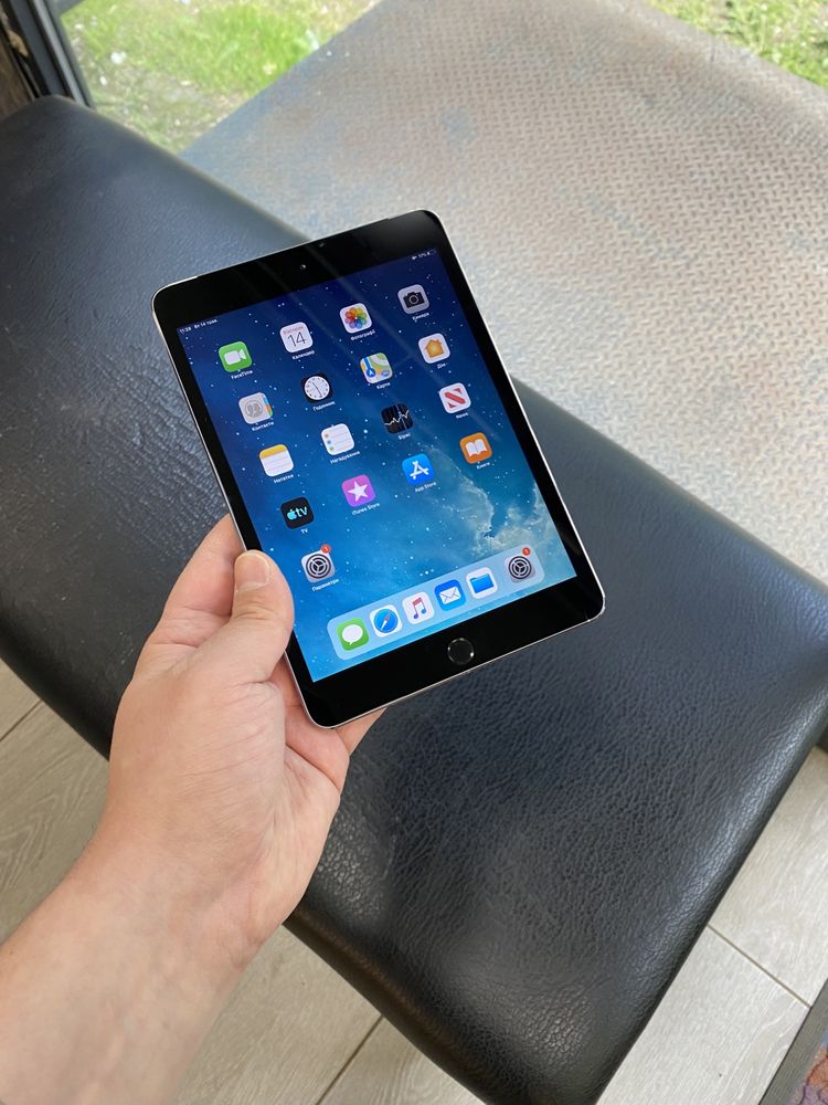 Apple iPad mini 3 64Gb Wi-Fi LTE Space Gray Планшет для навчання