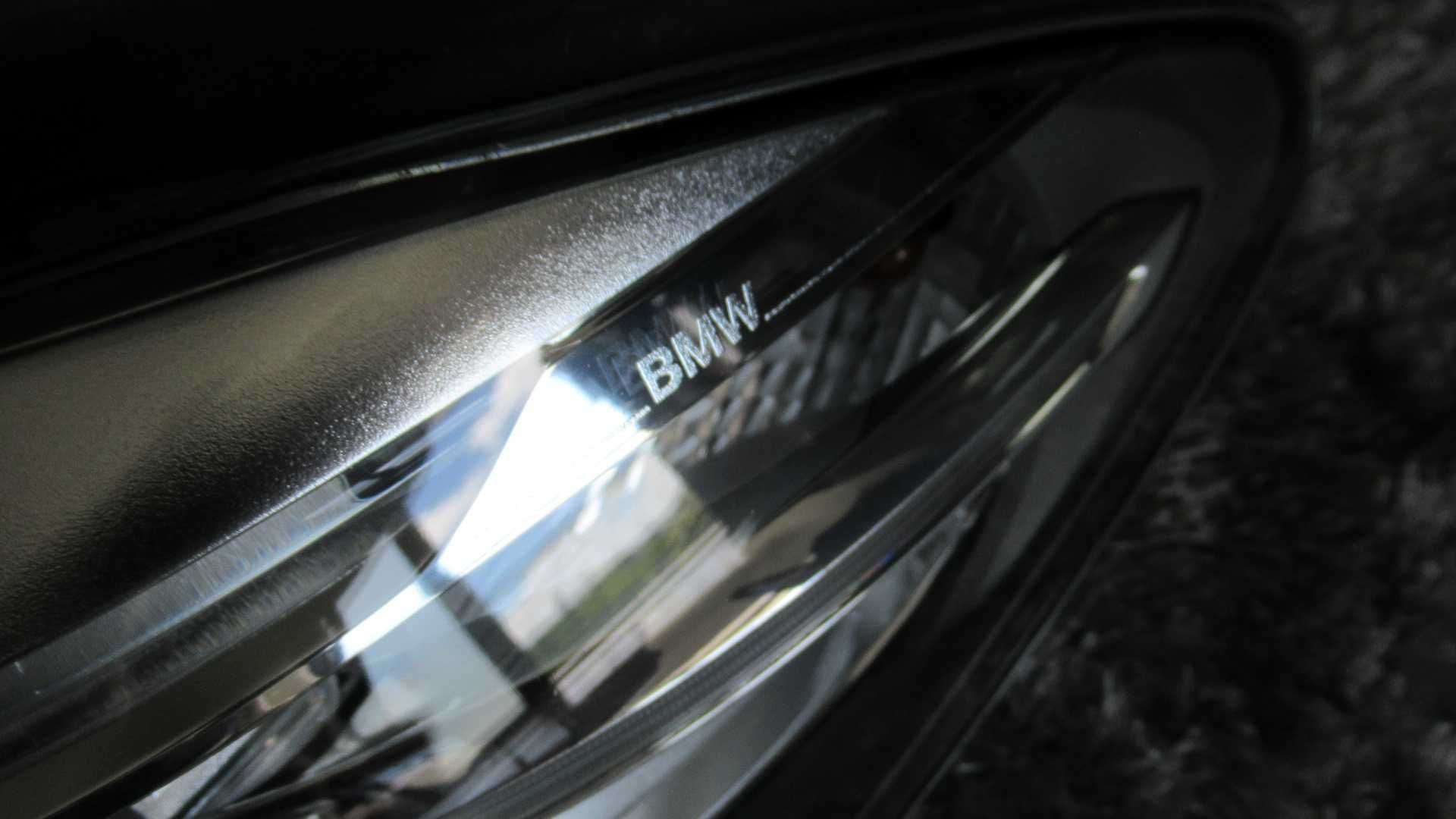 Farol dianteiro esquerdo - BMW 520