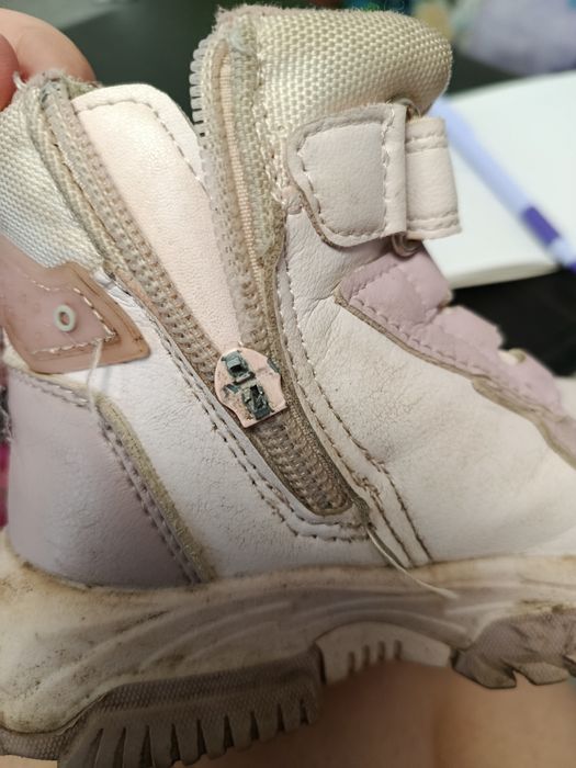 Віддам безкоштовно зимові чобітки для дівчинки