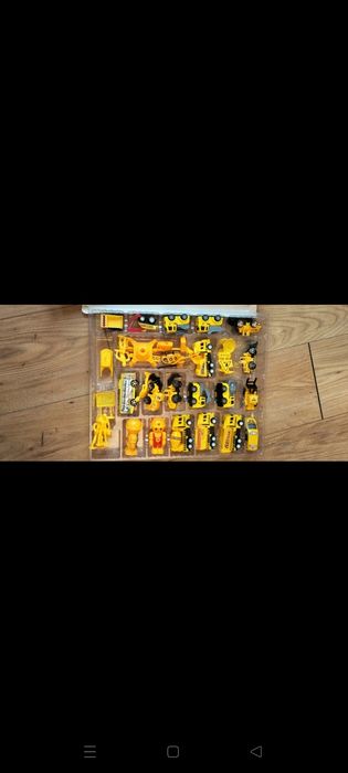 Zestaw autek budowlanych z planszą w opakowaniu