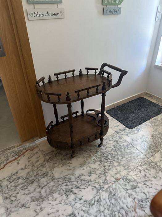 Carrinho de cha ou garrafeira