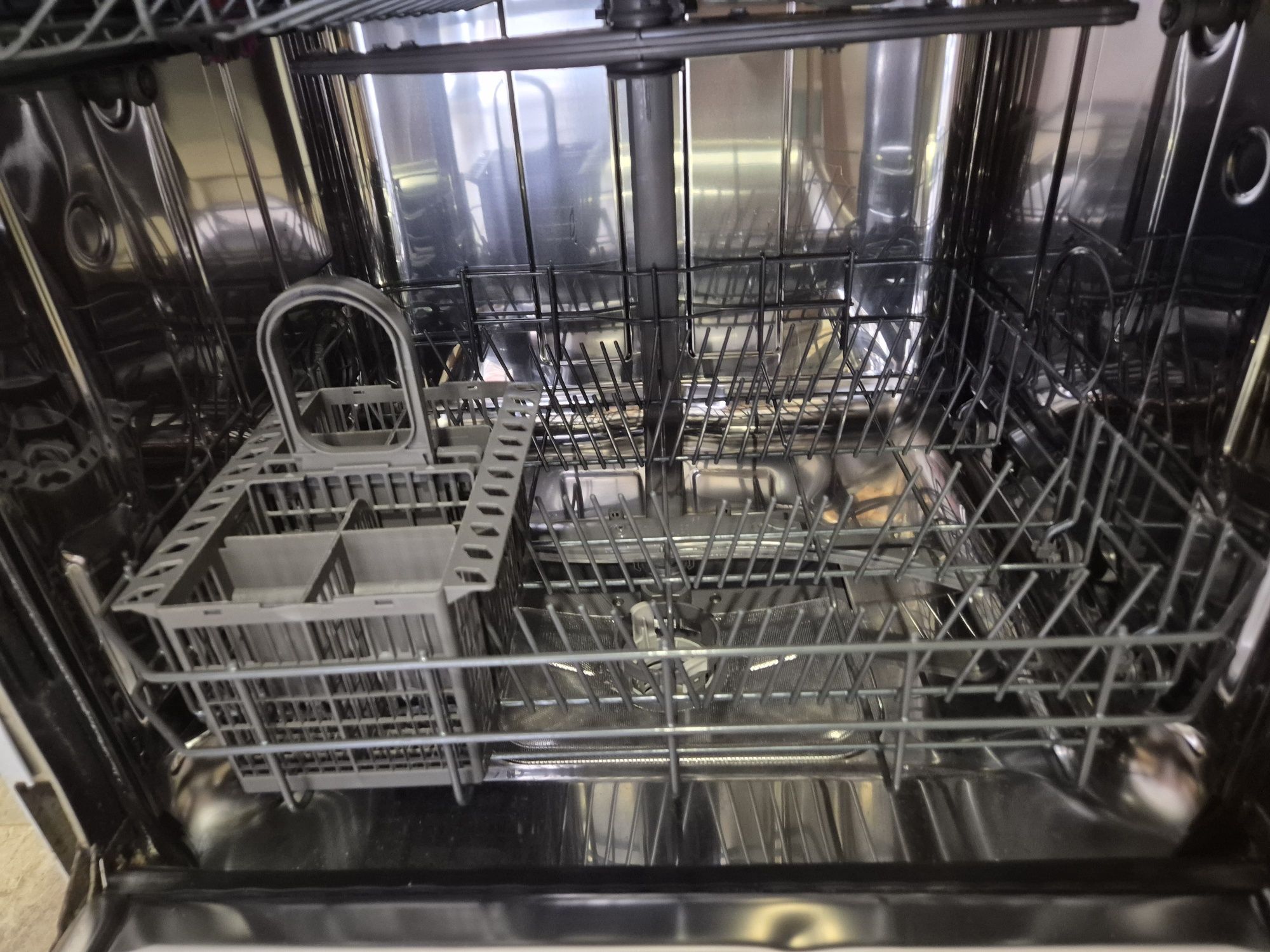 Máquina lavar loiça whirlpool