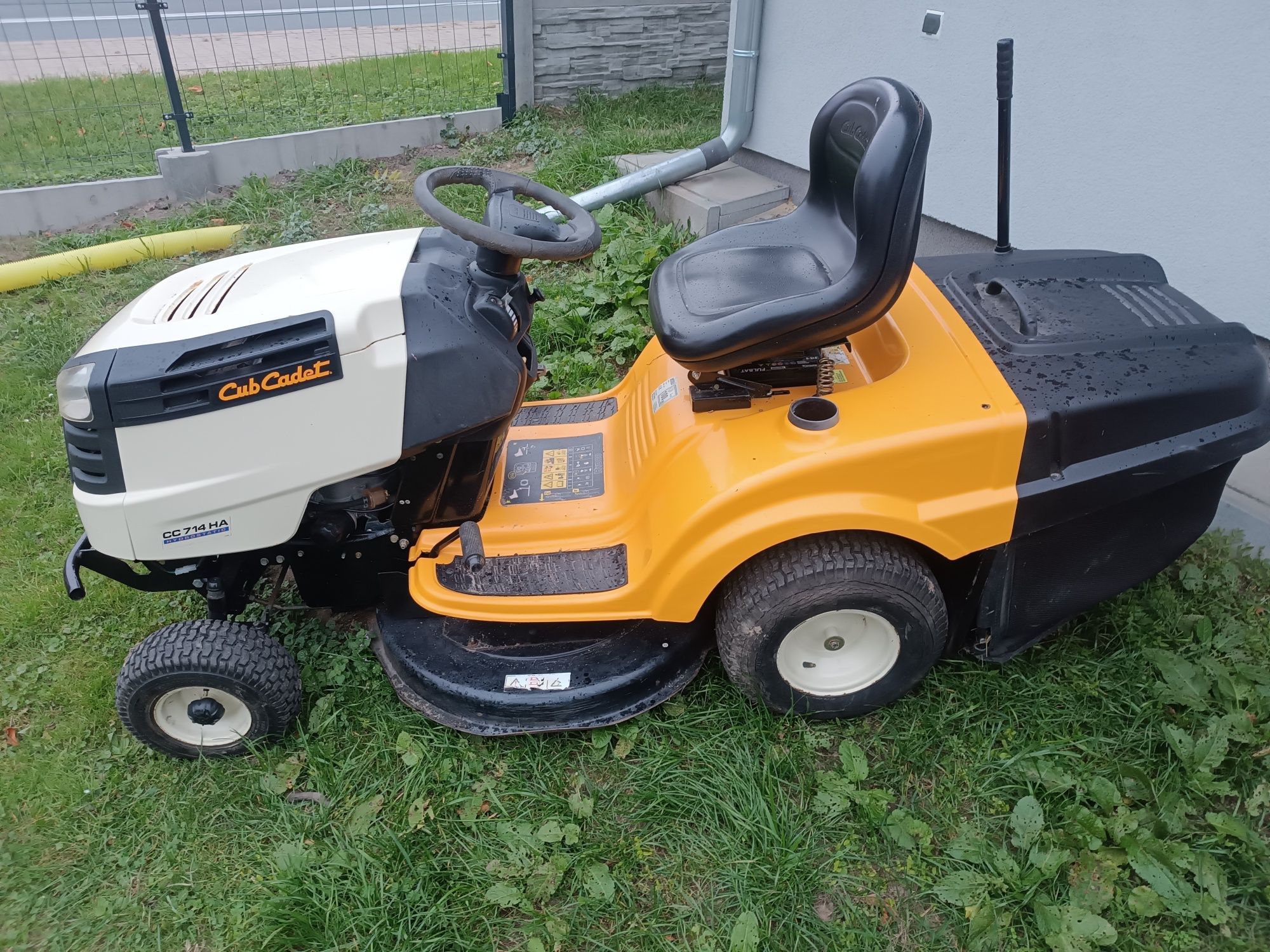Traktorek Cub Cadet CC714 HA