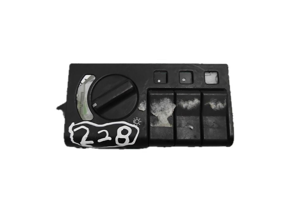 Botão / interruptor de luzes VOLVO 440 K (445)