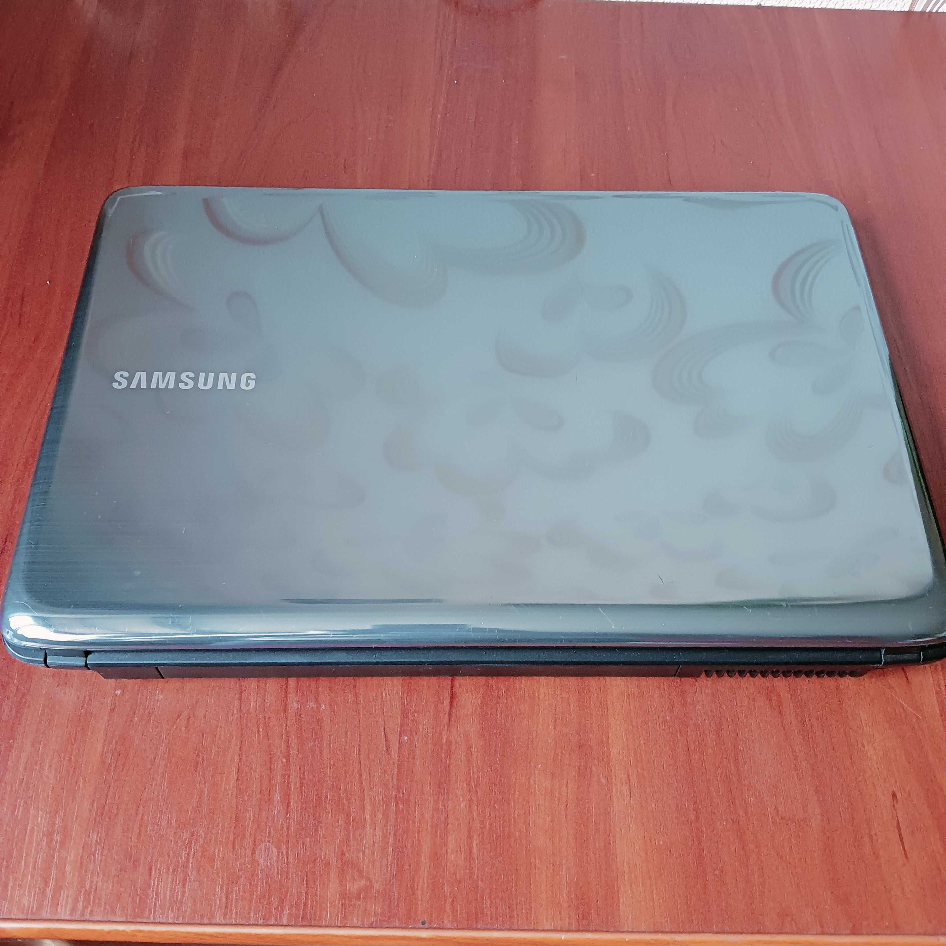 Ноутбук Samsung 355V Samsung R540