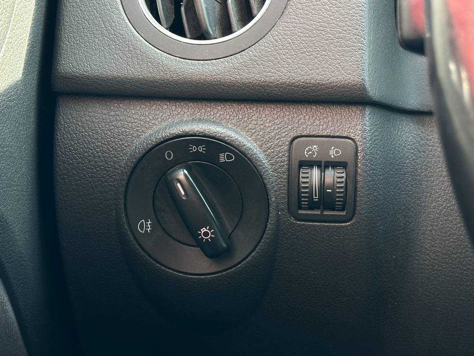 В продажі Volkswagen Golf Plus 2006 року випуску.