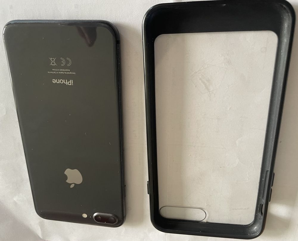 IPhone 8 plus, osłona ekranu i etui w komplecie
