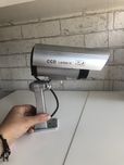 Imitacja kamery z czerwoną lampką