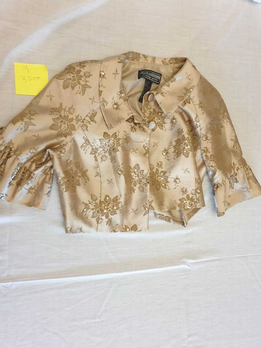 Casaquinha bege com flores (M)