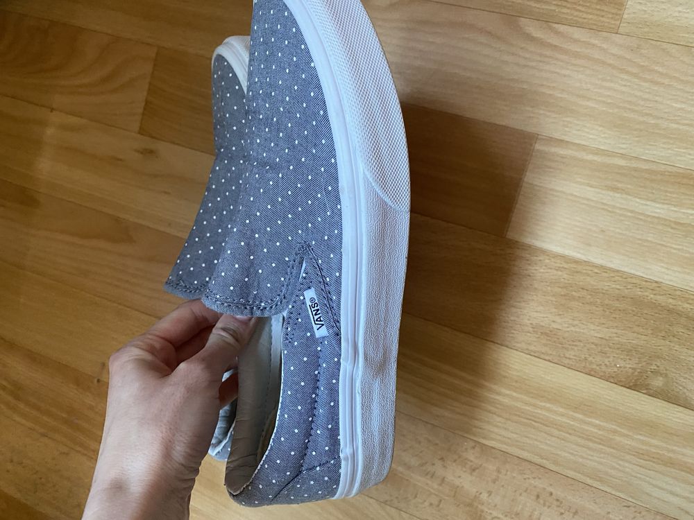 Продам слипоны Vans