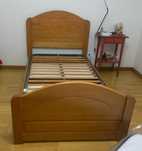 Cama solteiro em Pinho Maciço