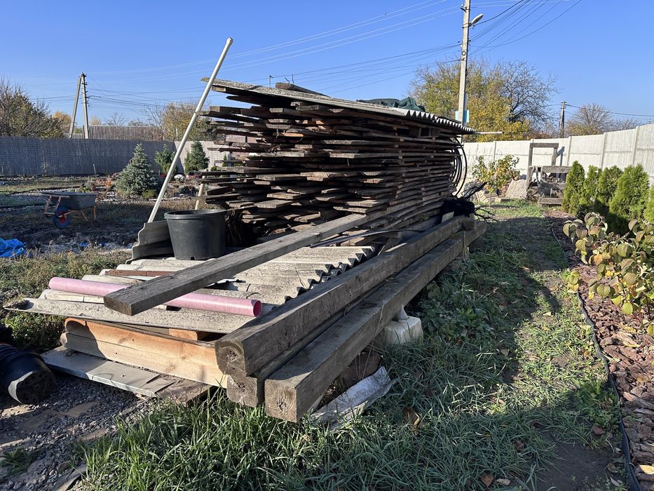 Необрізна дошка  (з обрешітки, сухі дрова,)