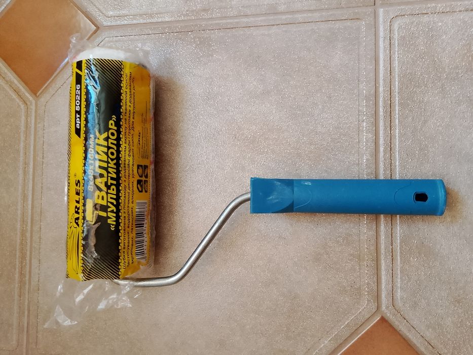 Инструмент - валик для покраски (8 х 48 х 180 мм)