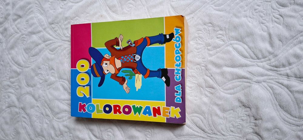 Malowanka 200 kolorowanek dla chłopców