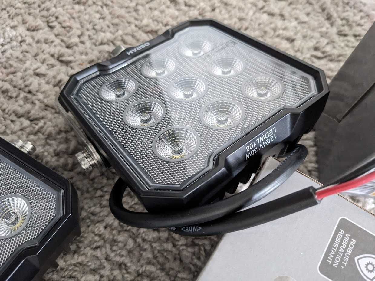 2 Lampy robocze offroad budowlane OSRAM LEDriving Cube WL VX125-WD