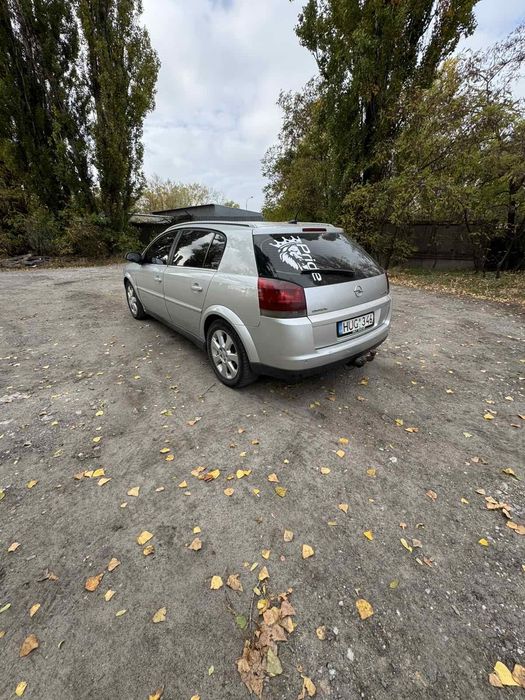 Opel Signum на хорошем ходу