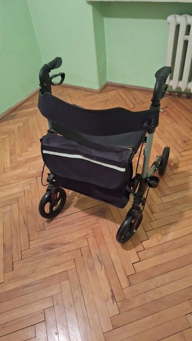 Chodzik dla seniora, siedzisko