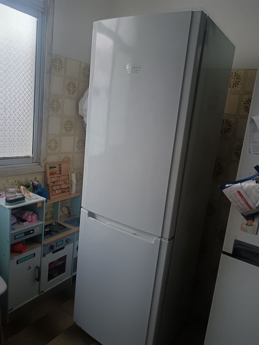 Frigorífico        g