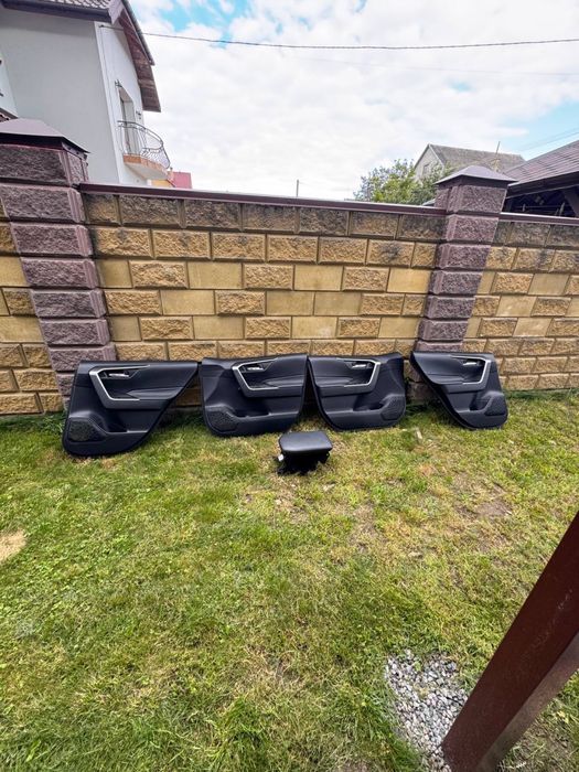 Задній бампер,дверні карти,передні бокові вікна,Toyota Rav 4 x50 USA