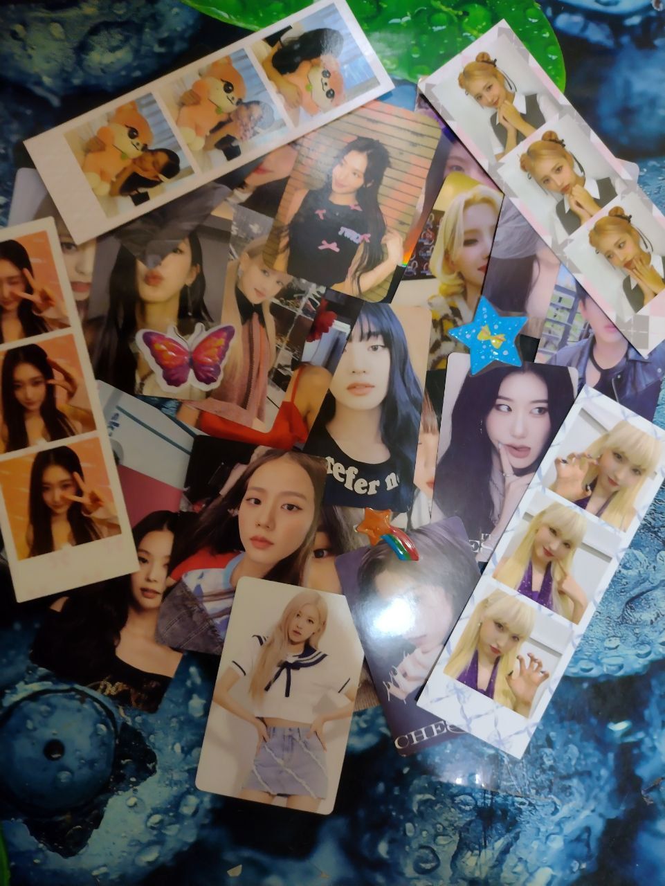 Карты с (G)i-dle, Twice, Itzy,Stray kids, Blackpink и фотострипы с ive