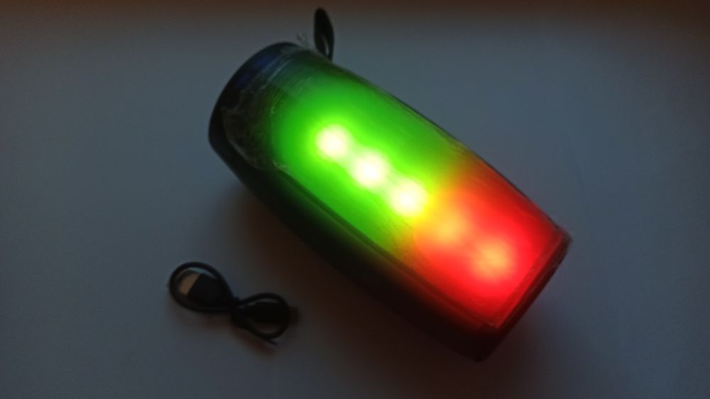 Музична колонка з підсвіткою на акумуляторі ZQS1201