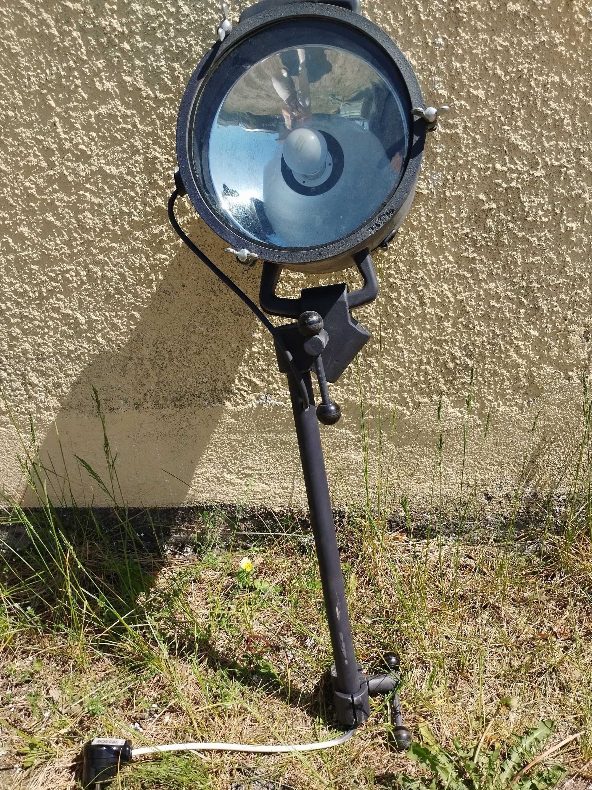 Reflektor lampa z wtyczką