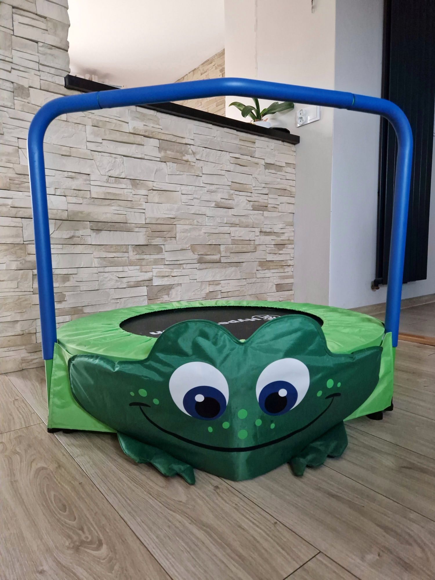 Trampolina dla dzieci ŻABKA