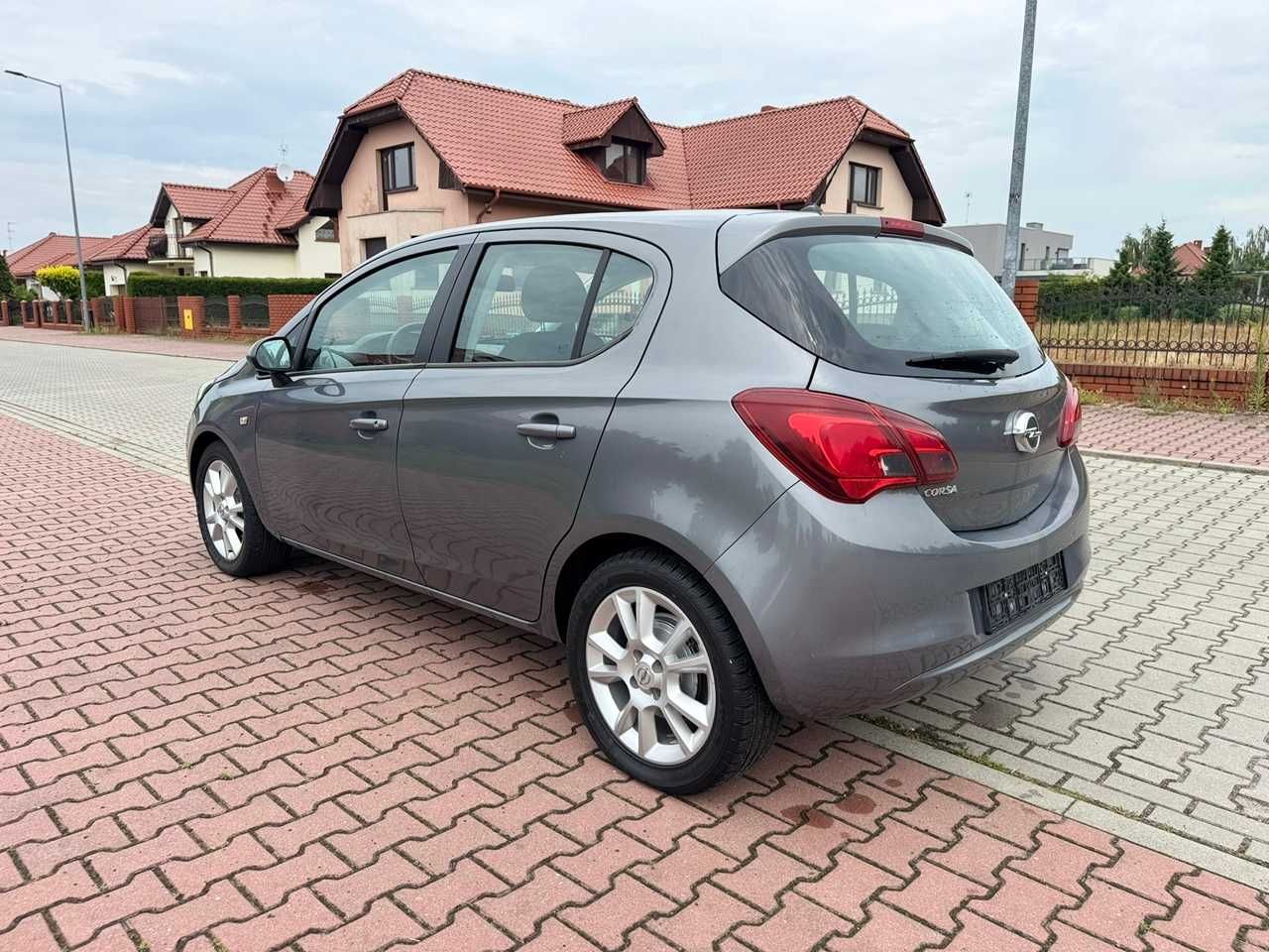 Opel Corsa 1.4 benzyna klimatyzacja aluflegi