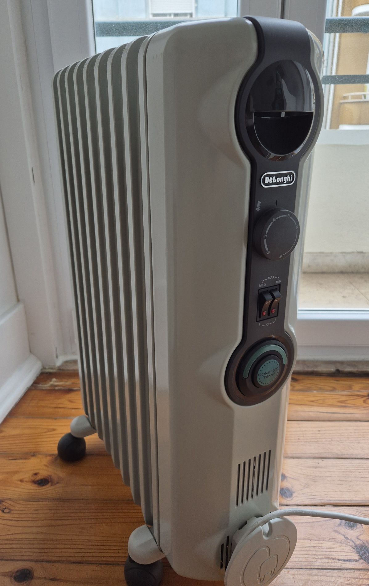 Aquecedor a óleo DELONGHI 2000W
