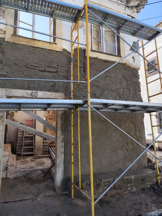 2 moradias para remodelacao total em Santarém
