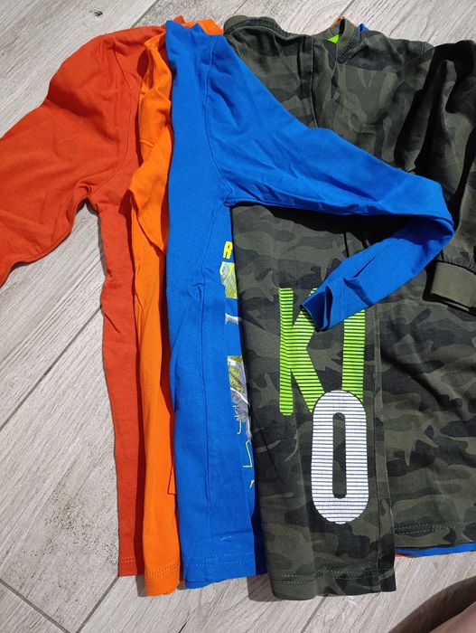 Koszulki chłopięce 128/134