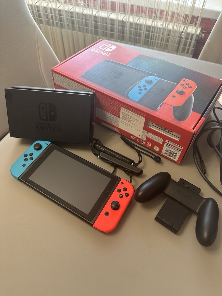Игровая консоль Nintendo Switch Neon blue/red