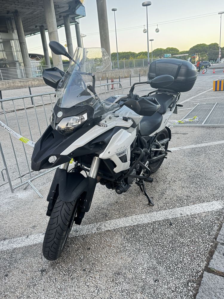 Benelli TRK 502.