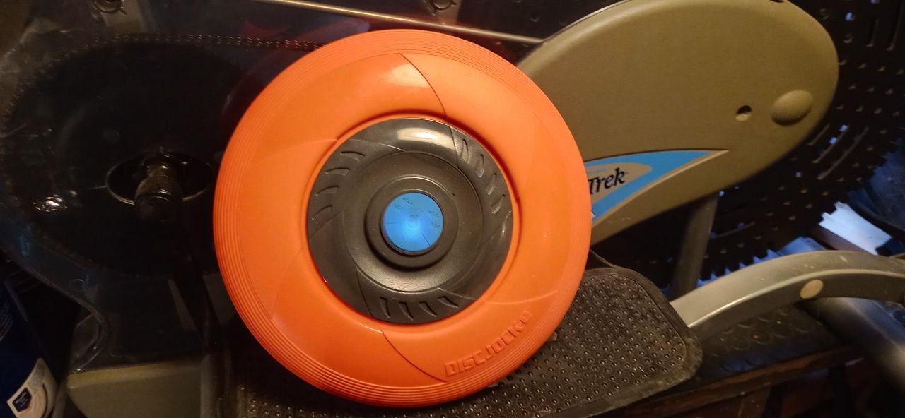 Freesbee disk z głośnikiem bluetooth
