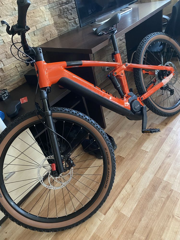 Cube stereo hybrid 120 race 750 sparkorange “n” black