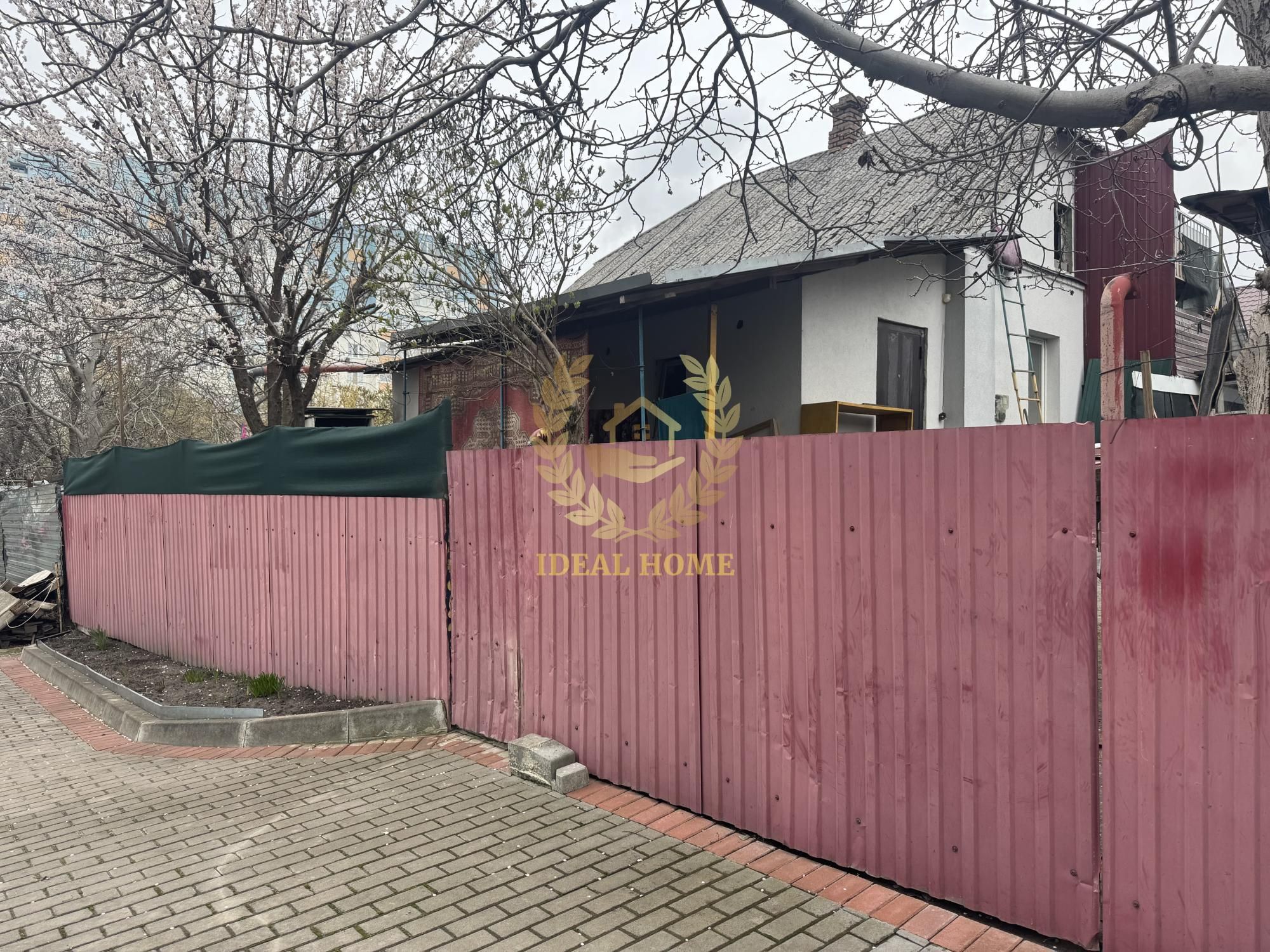 Продам частину будинку в Подільському районі