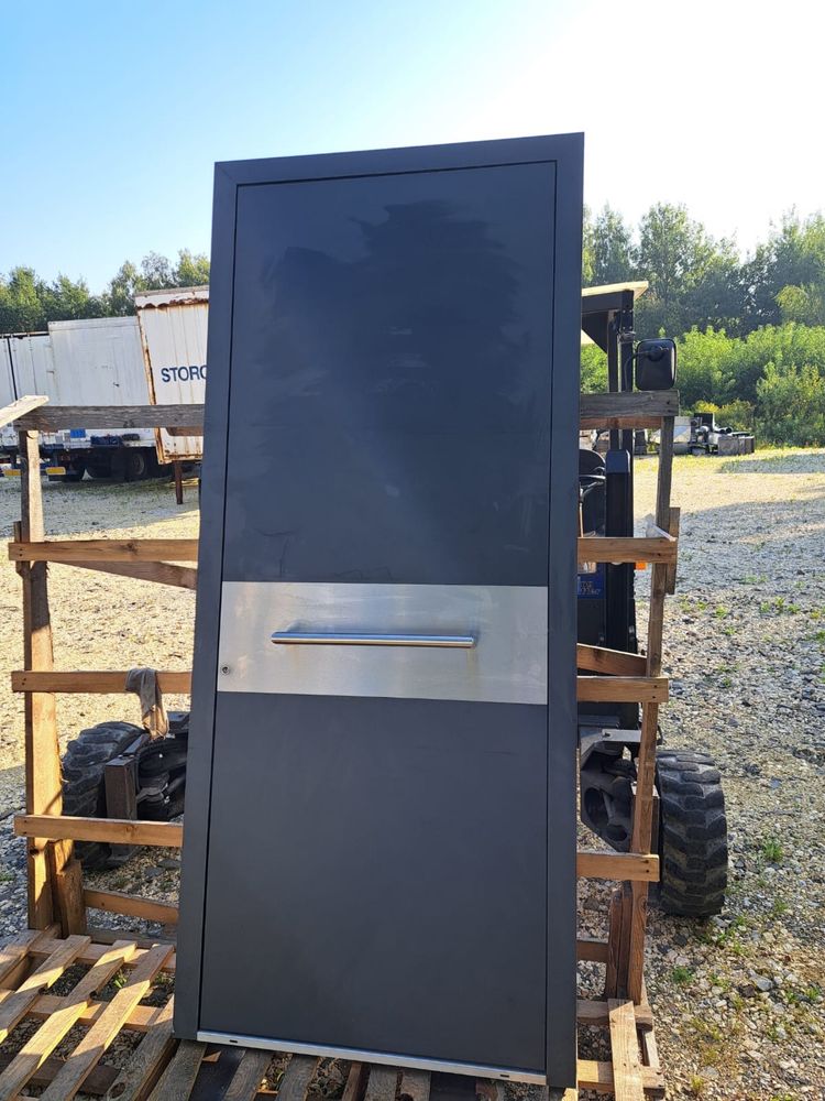 Drzwi zewnterzne wejsciowe do domu ALUHAUSoknoplast aluminim 104x240x9