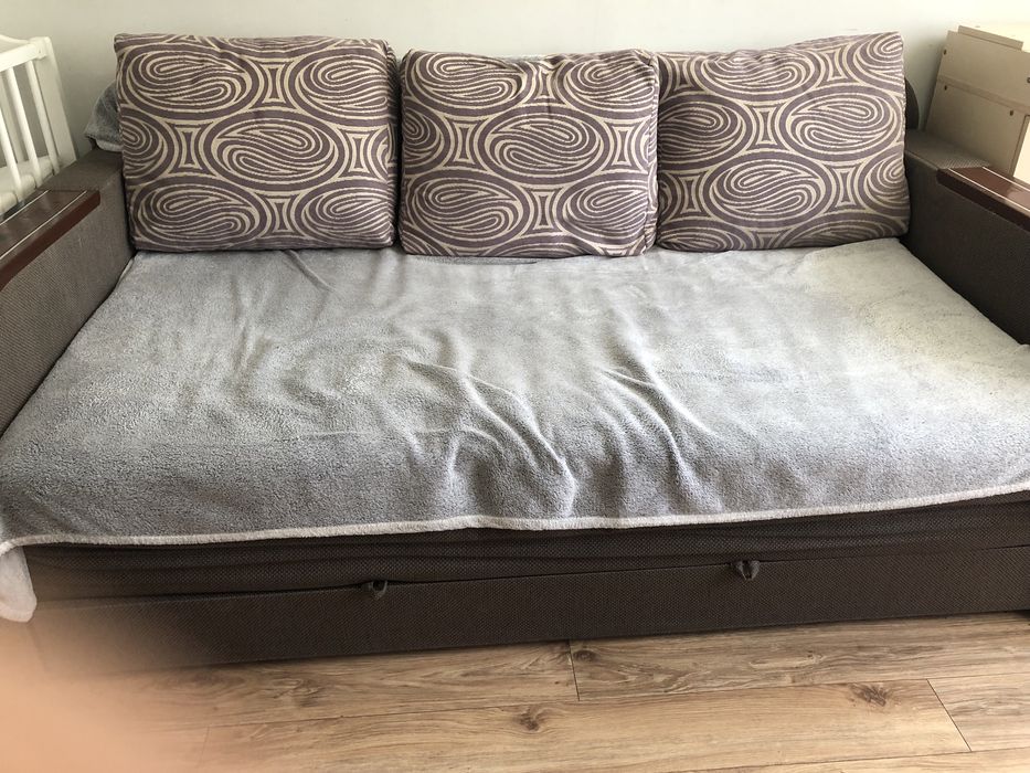 Продам диван-ліжко у гарному стані